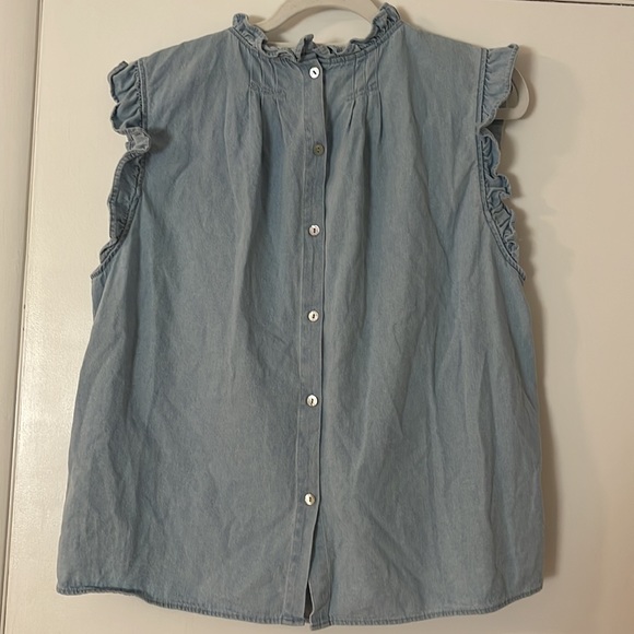 💗Draper James light denim top - Picture 3 of 5